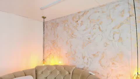 Khloe online show from April 2, 5:05 am