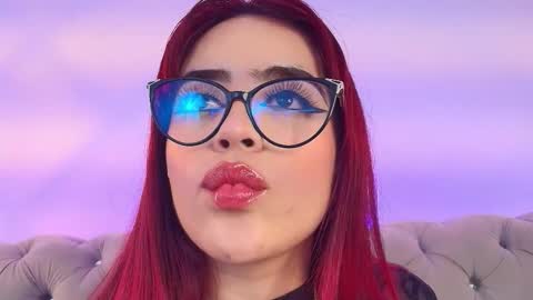 khloejohnson online show from September 18, 9:02 pm