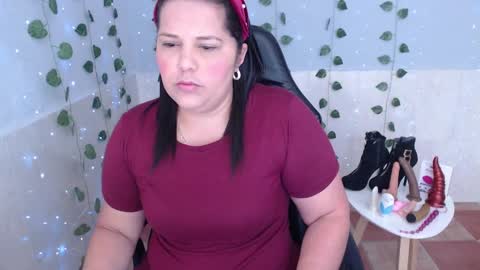 Snapshot of kiara_scottt chatting on March 8, 8:29 am Kiara online show from March 8, 8:29 am