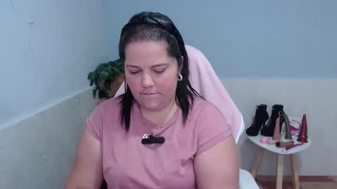 Snapshot of kiara_scottt chatting on January 7, 5:01 am Kiara online show from January 7, 5:01 am
