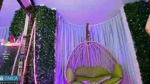 Kiara Zahiri online show from September 16, 10:56 am