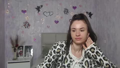 Snapshot of kiaracriegs chatting on February 23, 5:06 am Kara online show from February 23, 5:06 am