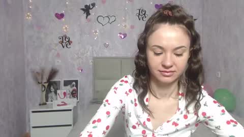 Snapshot of kiaracriegs chatting on February 2, 6:42 pm Kara online show from February 2, 6:42 pm