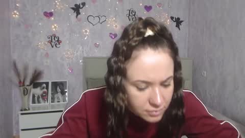 Snapshot of kiaracriegs chatting on March 12, 6:32 pm Kara online show from March 12, 6:32 pm