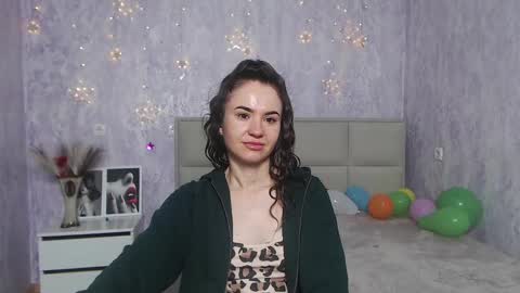 Snapshot of kiaracriegs chatting on January 19, 4:54 am Kara online show from January 19, 4:54 am