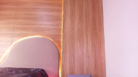 kiaralopez_ online show from April 18, 3:09 am