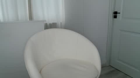Snapshot of kiki_akai chatting on October 2, 7:57 am Ada online show from October 2, 7:57 am