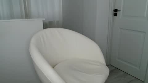 Snapshot of kiki_akai chatting on September 27, 5:14 am Ada online show from September 27, 5:14 am