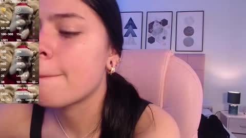 kIKI online show from November 11, 2:47 pm