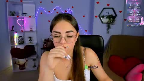 kiki_swan online show from June 10, 8:07 pm
