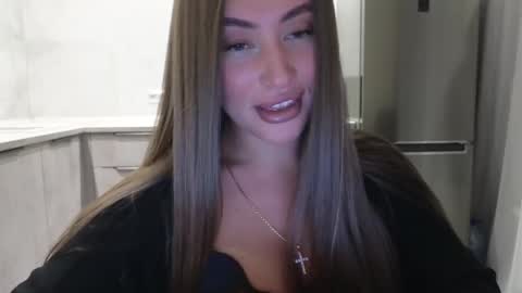 Snapshot of killer__girls chatting on February 24, 7:52 pm EvaAnna online show from February 24, 7:52 pm