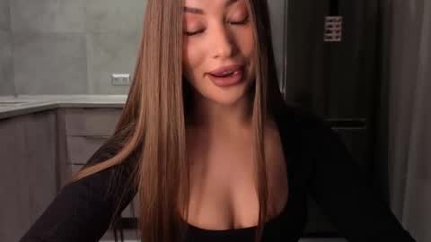 EvaAnna online show from December 16, 7:20 pm