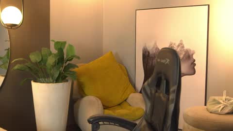 Kim online show from May 27, 12:57 pm