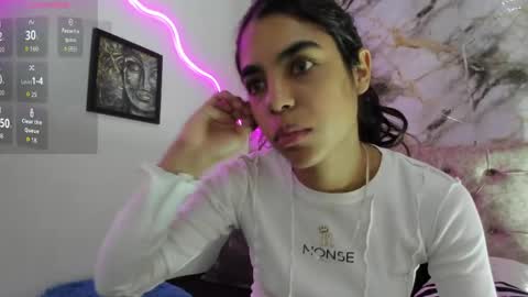 kim online show from April 4, 8:51 pm