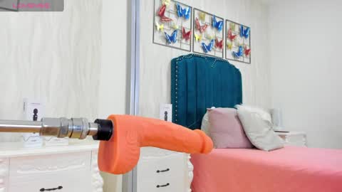 Snapshot of kimberlin_cam chatting on February 2, 7:46 pm Kimberlin  online show from February 2, 7:46 pm