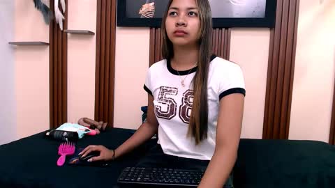 Snapshot of kimberly18cute chatting on September 22, 12:09 am KIMBER online show from September 22, 12:09 am