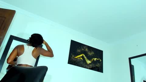 Kimberly Banks online show from March 5, 10:00 am