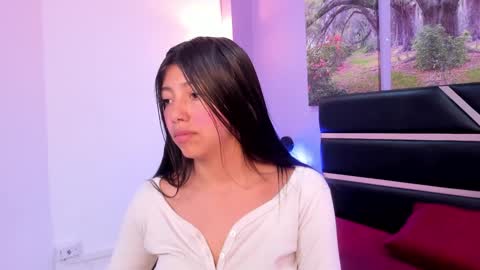 Kimberly Villalobos online show from February 10, 11:57 am