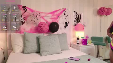 KimBrooks online show from October 27, 11:17 am