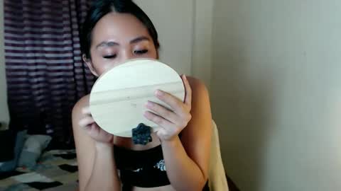 kimchie_21 online show from March 27, 8:26 am