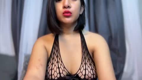 Siobe Lim online show from June 11, 9:33 pm