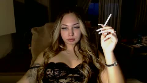 Kim Lee  online show from January 17, 3:30 pm