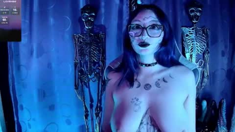   online show from November 10, 2:45 pm