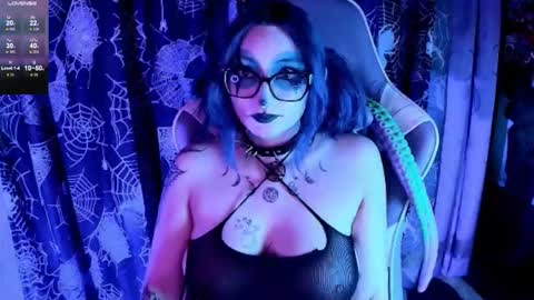   online show from November 14, 3:01 pm