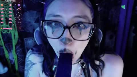 Kim Lennox online show from March 25, 2:42 pm