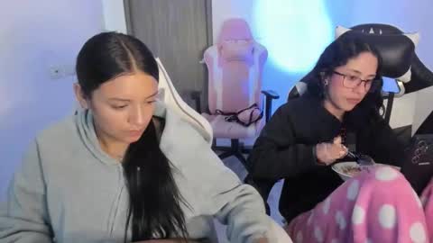 kimmi online show from February 4, 10:24 pm