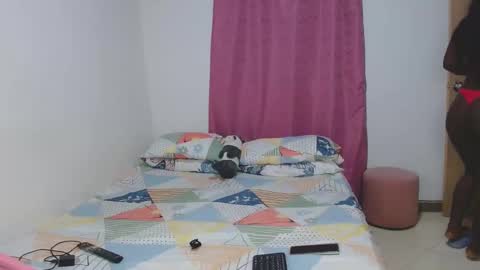 kimmy94192 online show from January 11, 8:43 am