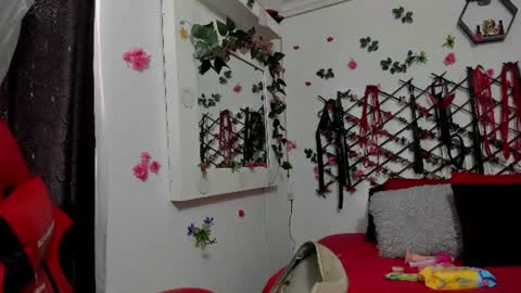 kimmy_woold online show from June 22, 1:19 pm