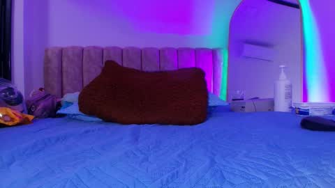 Bella online show from December 3, 3:09 am