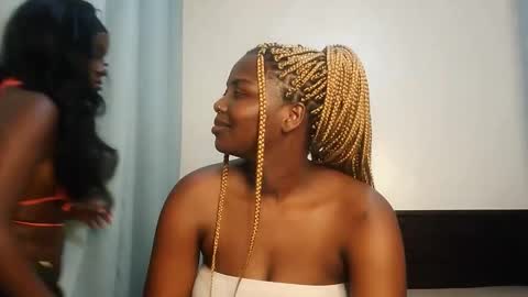 Lola online show from October 15, 9:39 pm