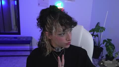 Mary your fav curly girl online show from November 19, 6:30 pm