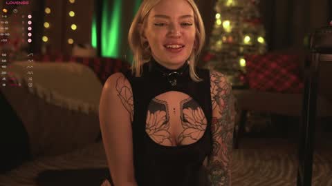 kinkylina_ online show from December 30, 10:43 am