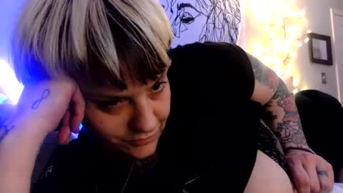 Snapshot of kinkypinkyplay2 chatting on February 11, 7:54 am Kinky Pinky online show from February 11, 7:54 am