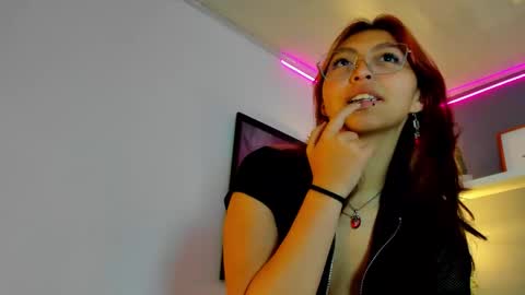 kira_exe online show from March 26, 12:07 pm