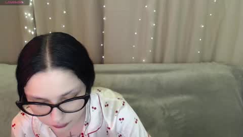 Kira Knightley online show from March 12, 4:56 pm