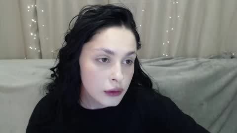 Kira Knightley online show from February 28, 4:20 pm