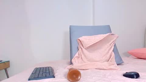 kira online show from December 3, 12:51 pm