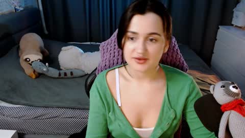 Snapshot of kira_yammy chatting on January 16, 10:44 pm Kira  follow me  online show from January 16, 10:44 pm