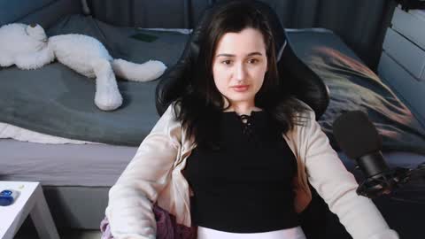 Snapshot of kira_yammy chatting on January 4, 10:34 pm Kira  follow me  online show from January 4, 10:34 pm