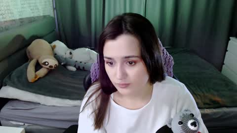 Snapshot of kira_yammy chatting on January 31, 1:12 pm Kira  follow me  online show from January 31, 1:12 pm