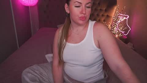 Kira online show from February 21, 10:04 pm