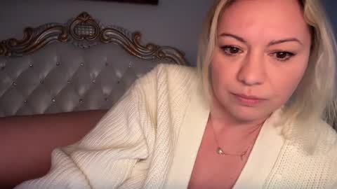 KiraDivine online show from February 15, 2:22 pm