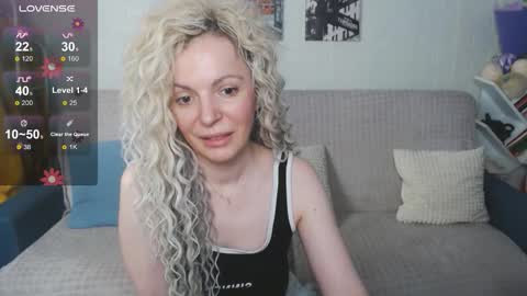 kiramartins cat online show from December 5, 6:20 pm