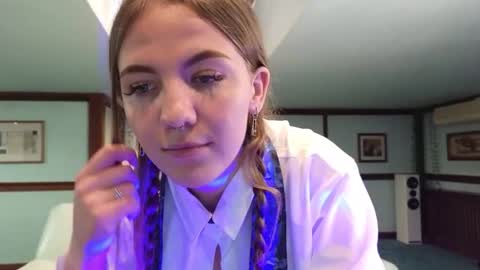  Kira  online show from December 19, 3:54 am