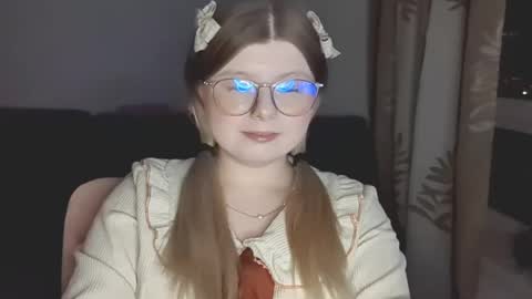 KiraYume online show from May 8, 6:54 pm