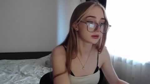 kisa____ online show from June 16, 12:39 pm
